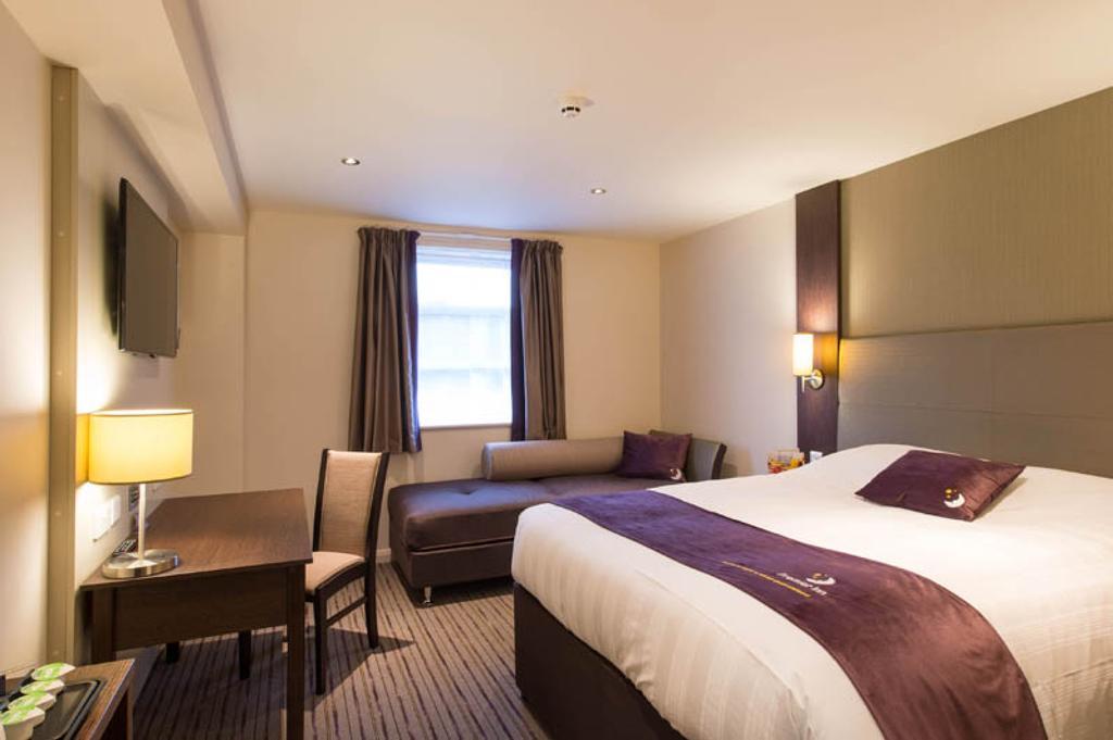 Premier Inn Dover Central - Eastern Ferry Terminal Номер фото