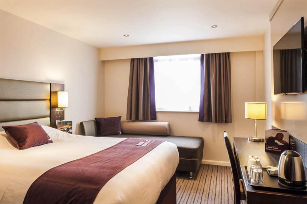 Premier Inn Dover Central - Eastern Ferry Terminal Екстер'єр фото