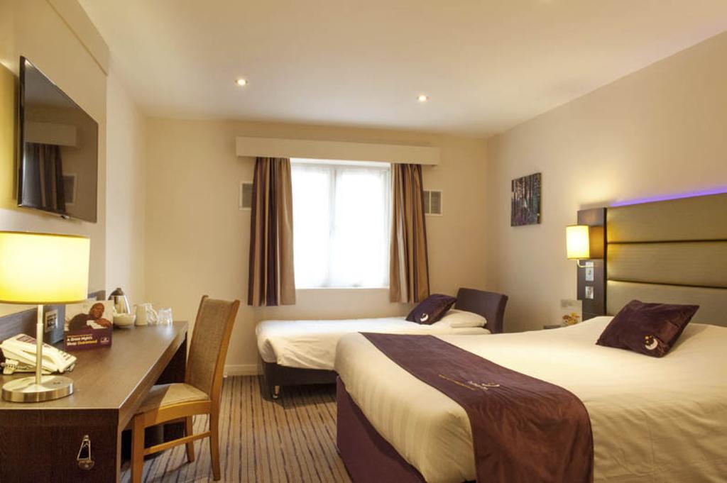 Premier Inn Dover Central - Eastern Ferry Terminal Номер фото