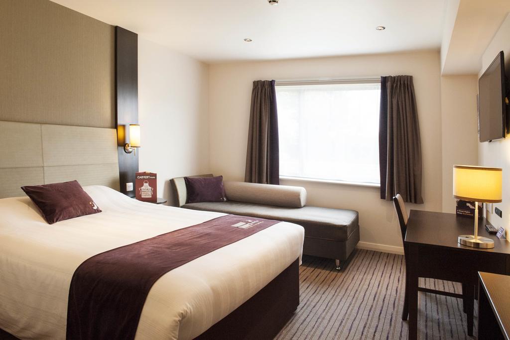 Premier Inn Dover Central - Eastern Ferry Terminal Номер фото