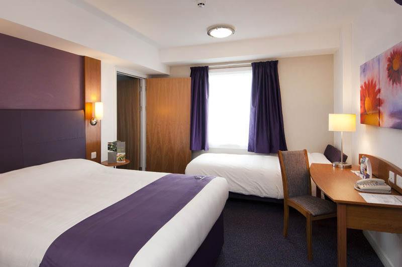 Premier Inn Dover Central - Eastern Ferry Terminal Екстер'єр фото